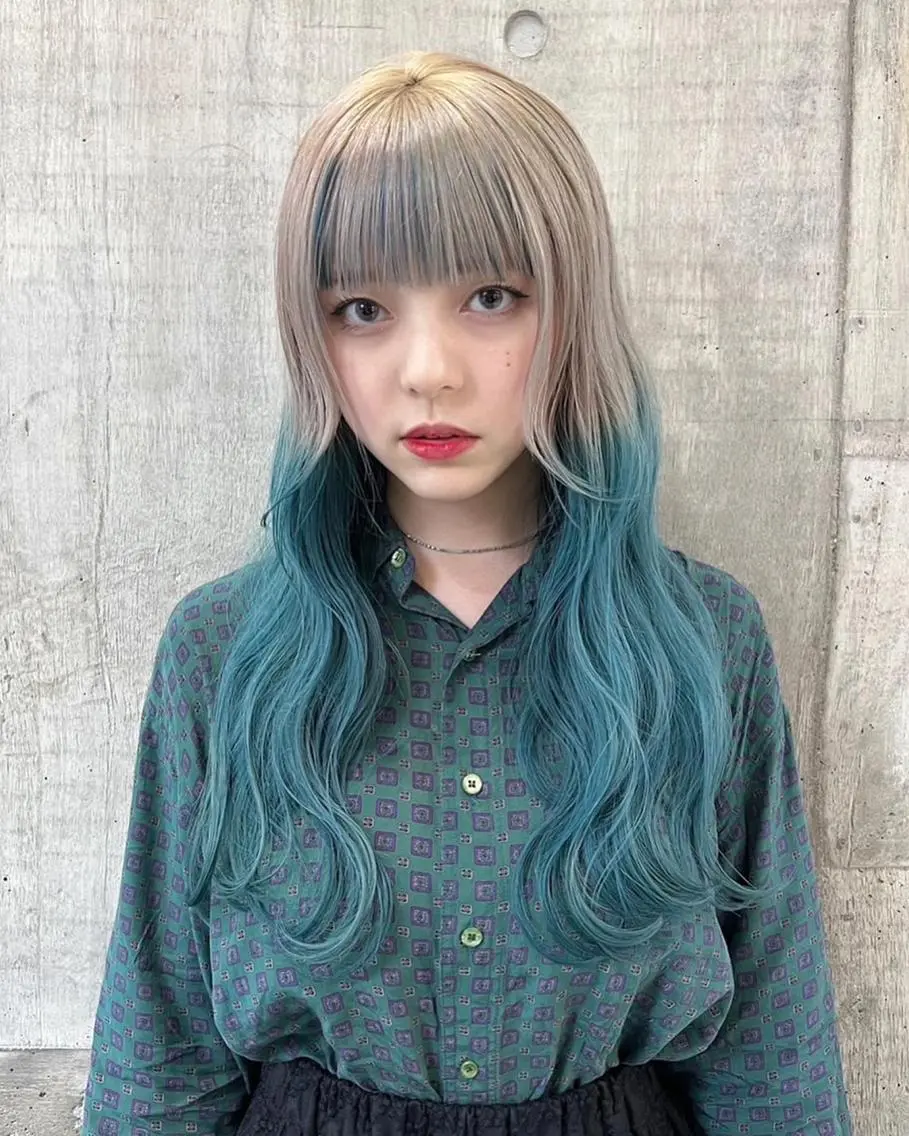 セミロング カラー ブリーチ ケアブリーチ デザインカラー ハイトーンカラー ウルフカット ヘアカラー トリートメント ヘアセット Null 表参道のヘアスタイル