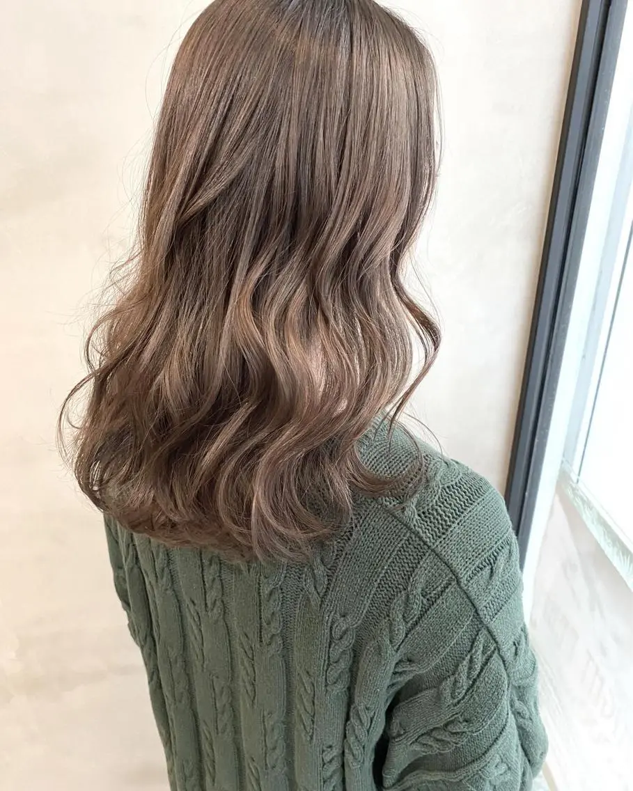 セミロング カラー ヘアアレンジ ネイル マツエク・マツパ 透明感カラー ハイライトカラー 外国人風カラー ハイライト ヨシンモリ 夜23時まで予約🉑 reverieあきらのヘアスタイル
