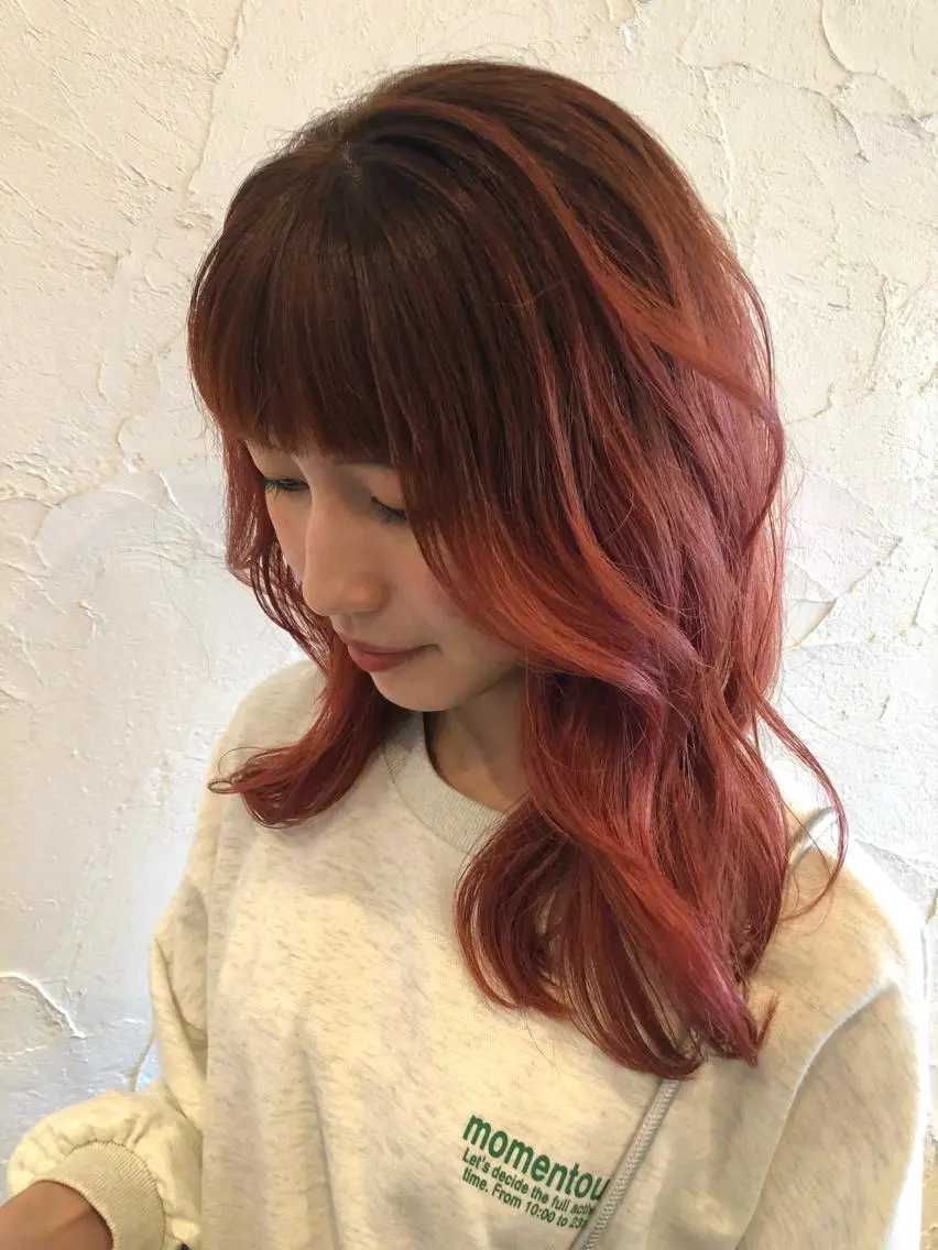 ロング カラー オレンジ 小野 茉奈美のヘアスタイル