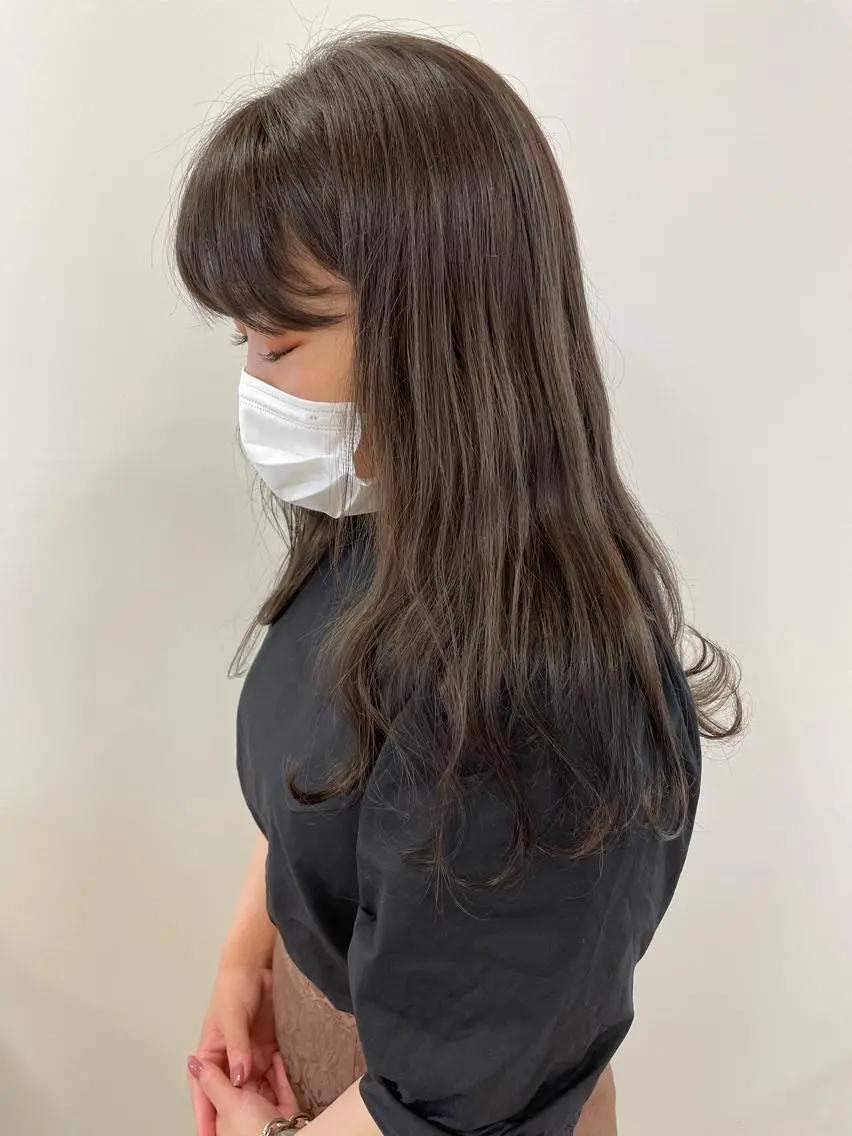 ロング カラー カット ヘアカラー トリートメント 顔まわりカット✄ ベージュカラー🧸のヘアスタイル