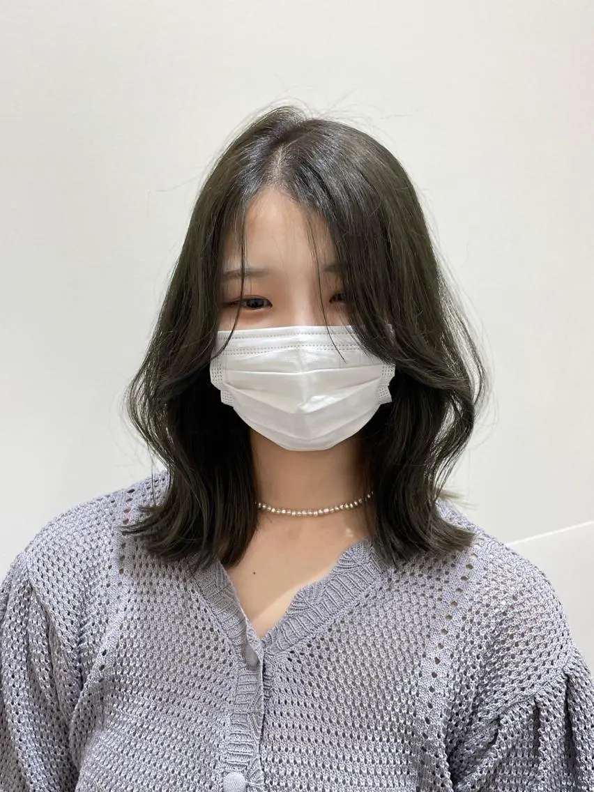 ミディアム ミディアムレイヤー 韓国風ヘア レイヤーカット ヘアカラー ❤︎︎韓国ヘア❤︎︎ 𝑺𝒉𝒊𝒉𝒐のヘアスタイル