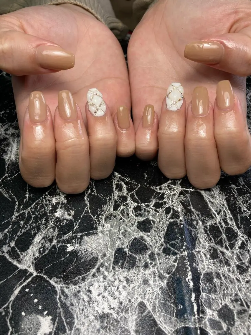 ミディアム ネイル ハンドネイル フットネイル ✴︎ Delightのネイルデザイン