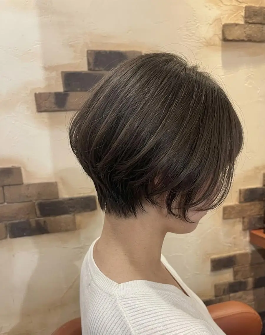 ショート カラー ボブ くびれヘア 伸ばしかけ レイヤーカット 外ハネヘア カット トリートメント ヘッドスパ flencia 丸 和博｜カットのヘアスタイル