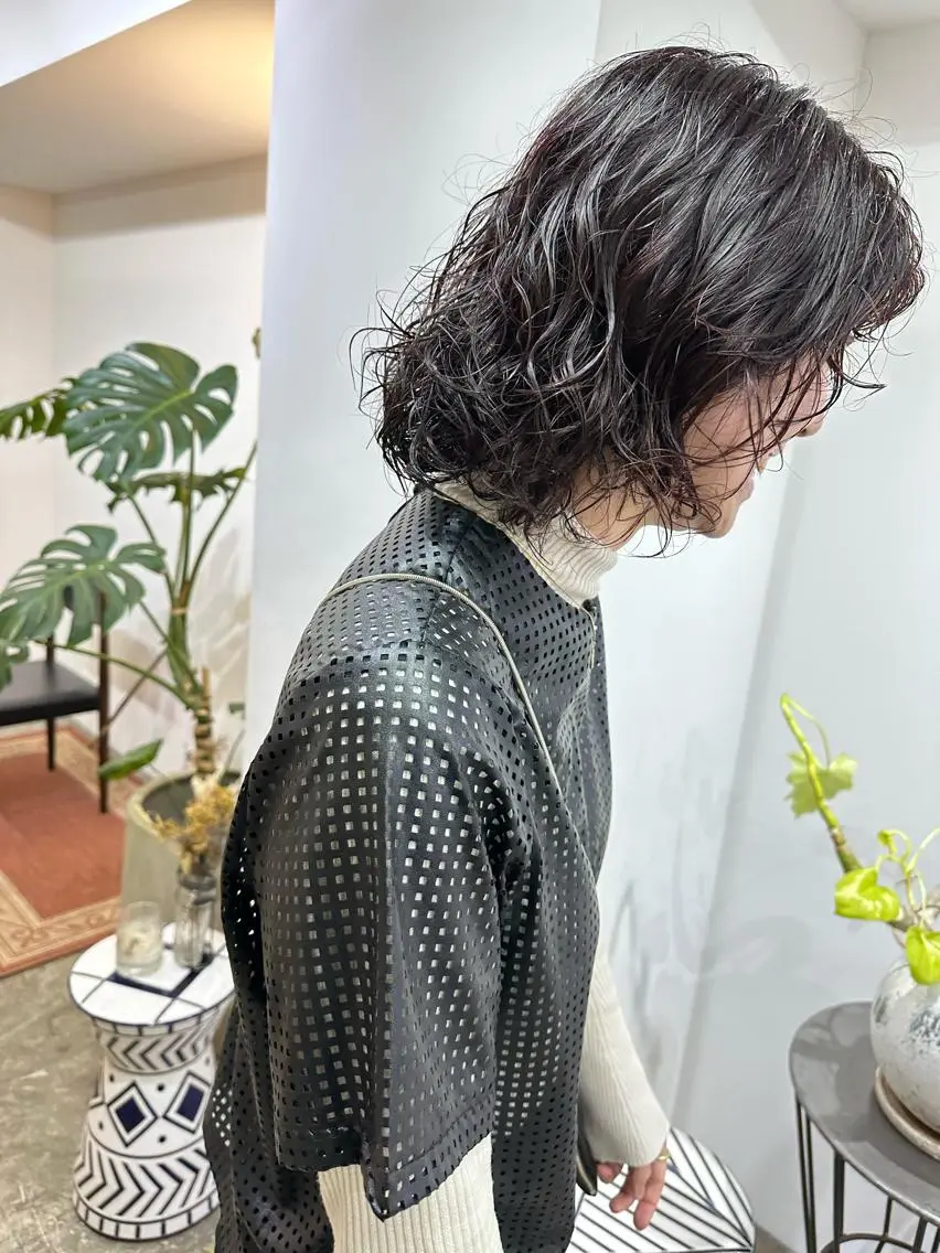 ミディアム パーマ ショートボブ ミディアムパーマ ボブ 髪質改善 韓国風ヘア カット alu/心斎橋大阪 ボブ/ブリーチなしのヘアスタイル
