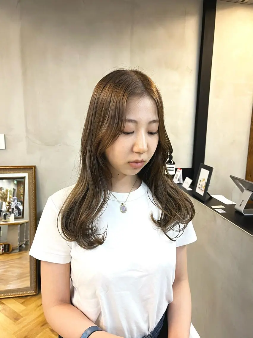 セミロング カラー ヘアアレンジ ベージュカラー ブリーチ ダブルカラー ブリーチなしカラー カット ヘアカラー トリートメント ena/ブリーチなし 透明感・レイヤー🎀のヘアスタイル