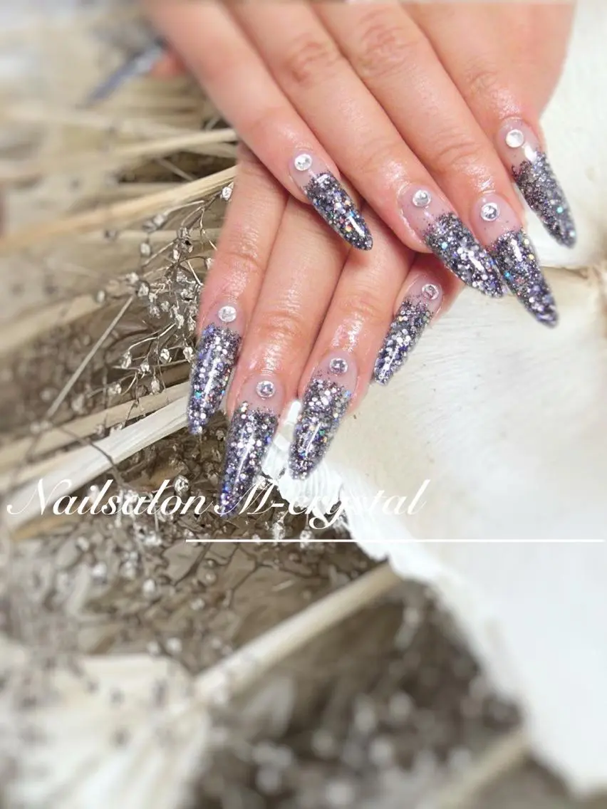 ネイル ジェルネイル グラデーション ラメ(グリッター) ラメグラデーション ロングネイル Nailsalon M-crystalのネイルデザイン