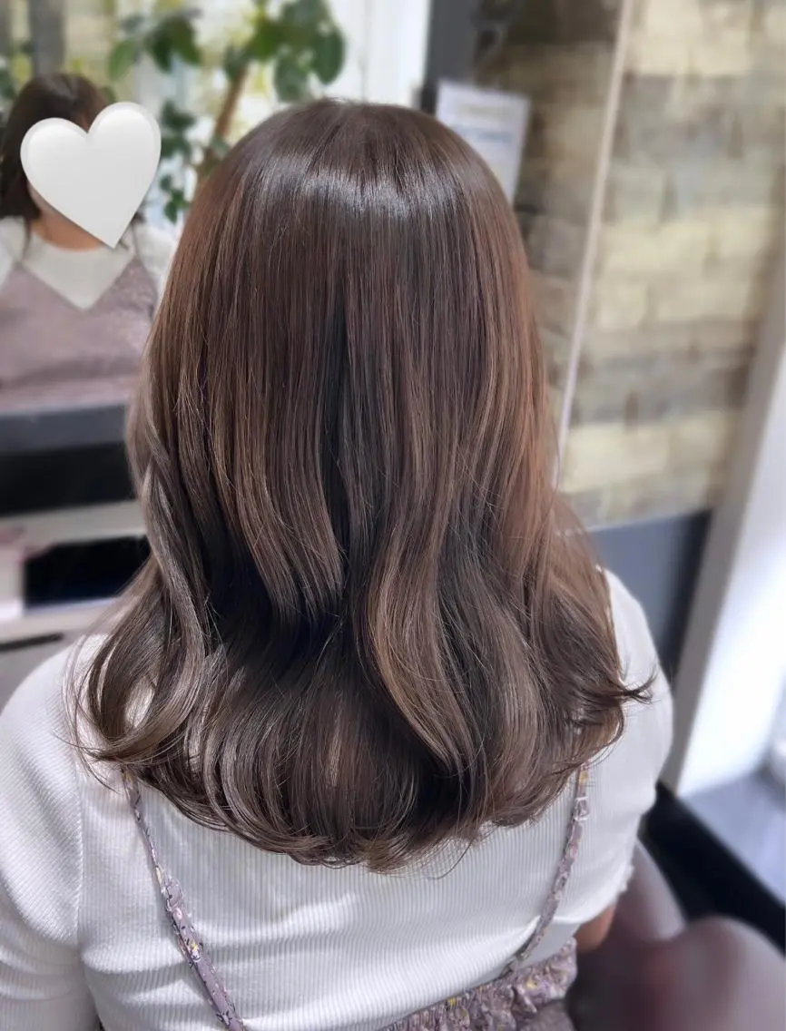 セミロング カラー ベージュカラー ブラウンカラー ショコラグレージュ チョコレートブラウン ココアベージュ ヘアカラー トリートメント 艶髪 ♡Tomiyaのヘアスタイル