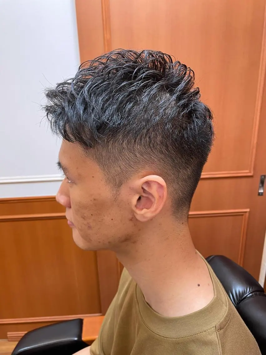 ショート パーマ メンズ 【24時まで営業✨】 吉本 成樹のヘアスタイル