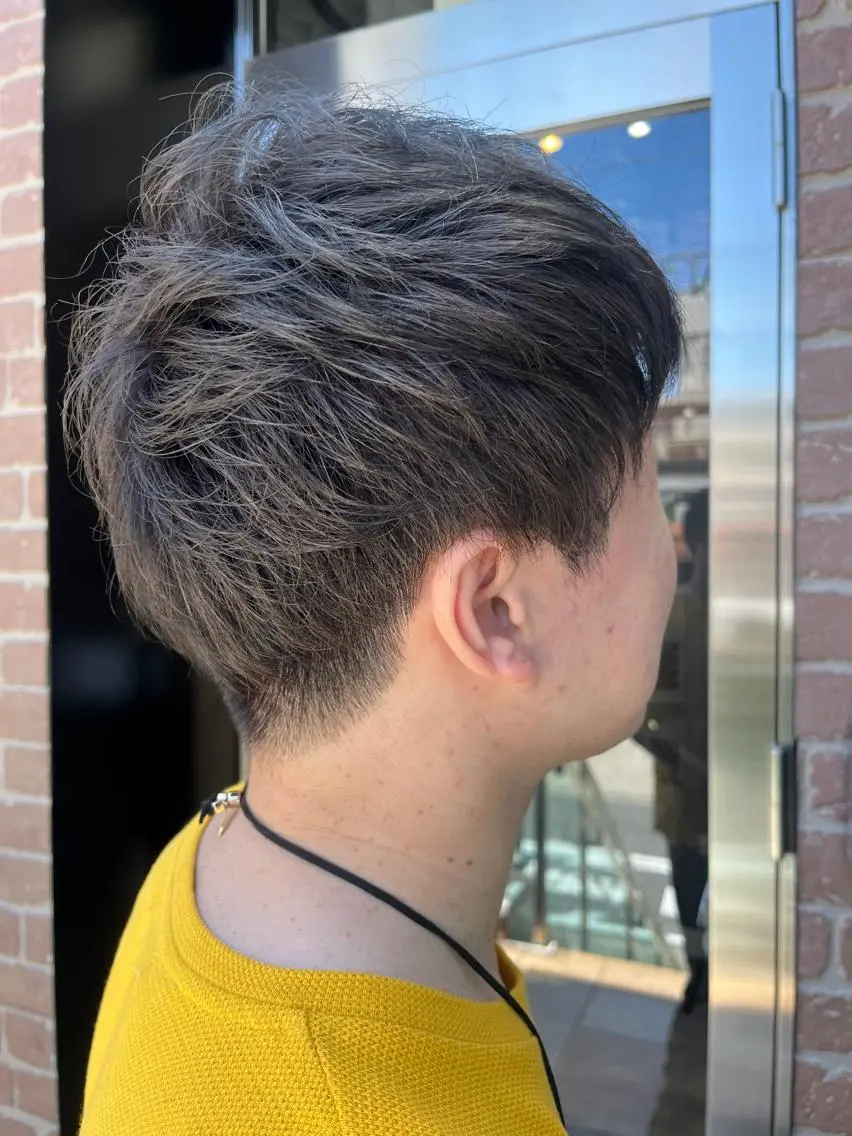 ミディアム カラー パーマ ヘアアレンジ メンズ キッズ ネイル マツエク・マツパ アイブロウ メンズブリーチ メンズハイライト メンズインナーカラー メンズ韓国風 ブリーチ 久木原 ゆりのヘアスタイル