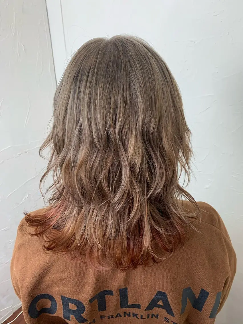 ミディアム カラー   AYARIのヘアスタイル