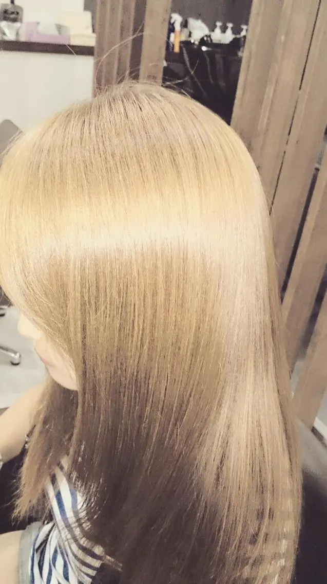 セミロング カラー ベージュカラー カット 縮毛矯正 トリートメント 畑中秀平💛艶髪💜 Babylon 代表のヘアスタイル
