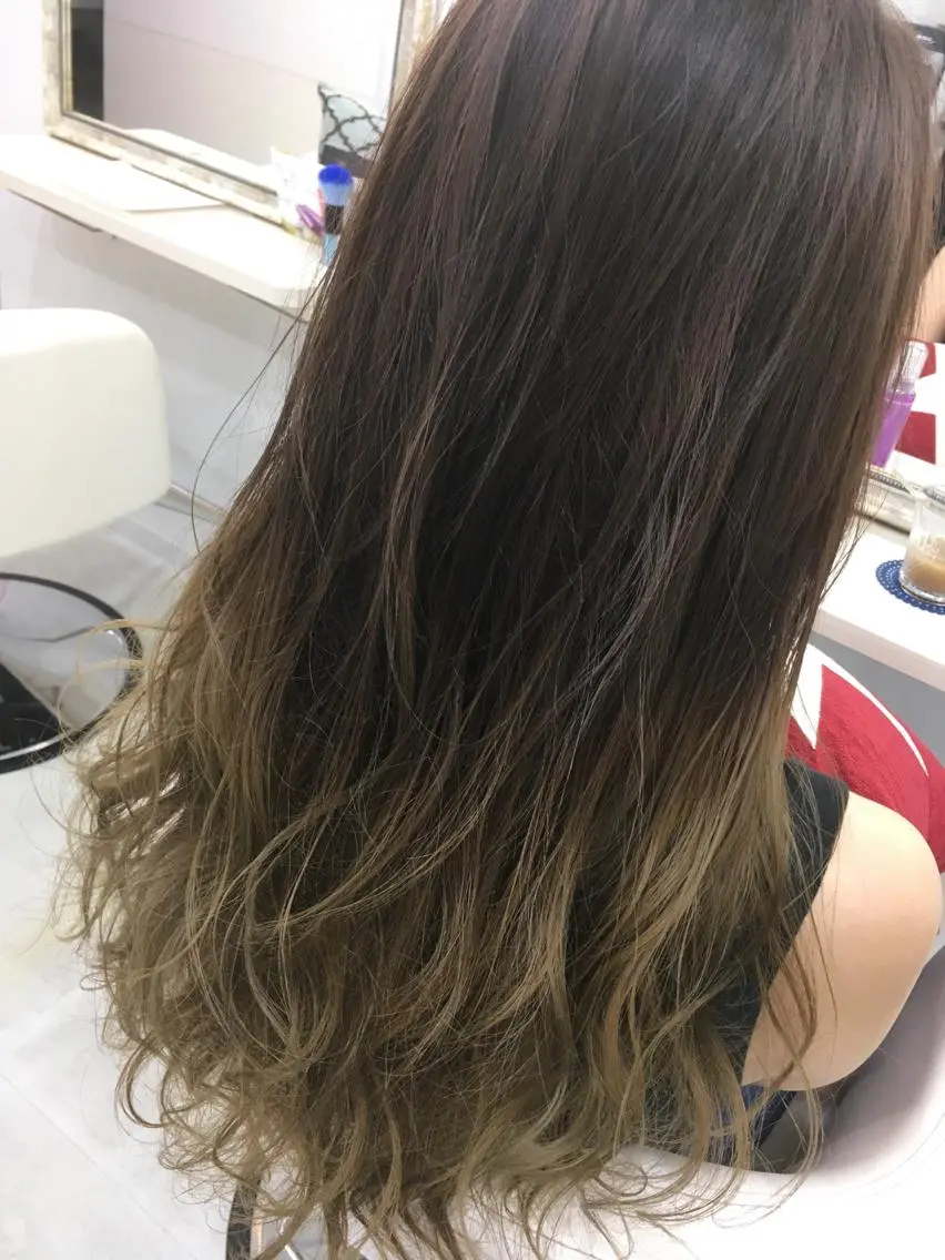 セミロング カラー 髪質改善 中川 翔のヘアスタイル