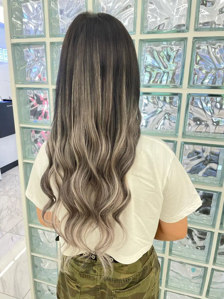 ロング ヘアカラー エクステ 家田 竜のヘアスタイル