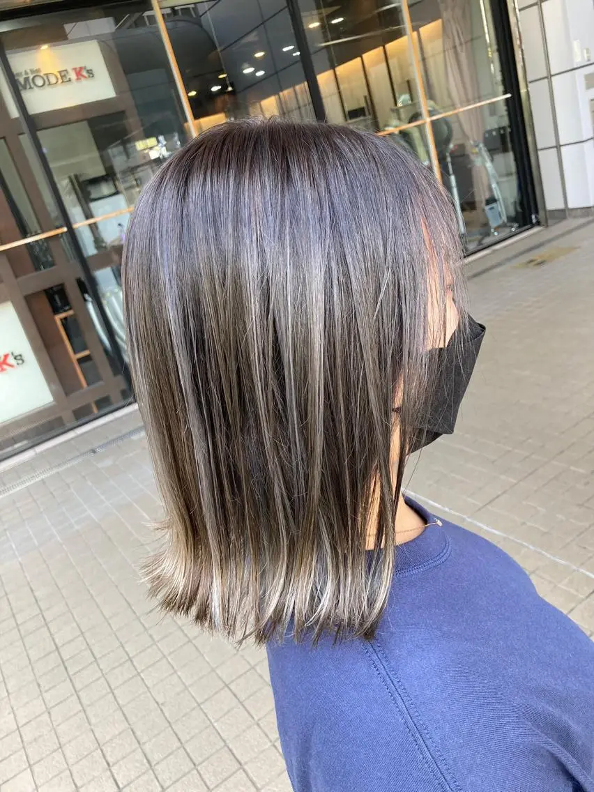 ミディアム カラー ハイライトカラー ハイライト カット ヘアカラー トリートメント SHAFT Ieiriのヘアスタイル