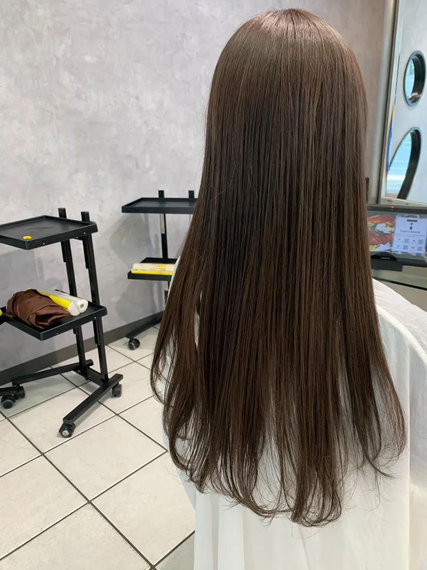 ロング カラー ブリーチ 髪質改善 アートディレクター 尾内 友美のヘアスタイル
