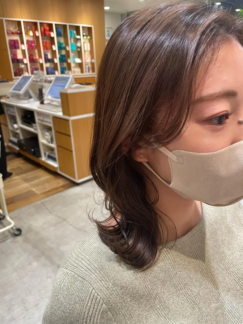ミディアム くびれヘア 志村 萌のヘアスタイル