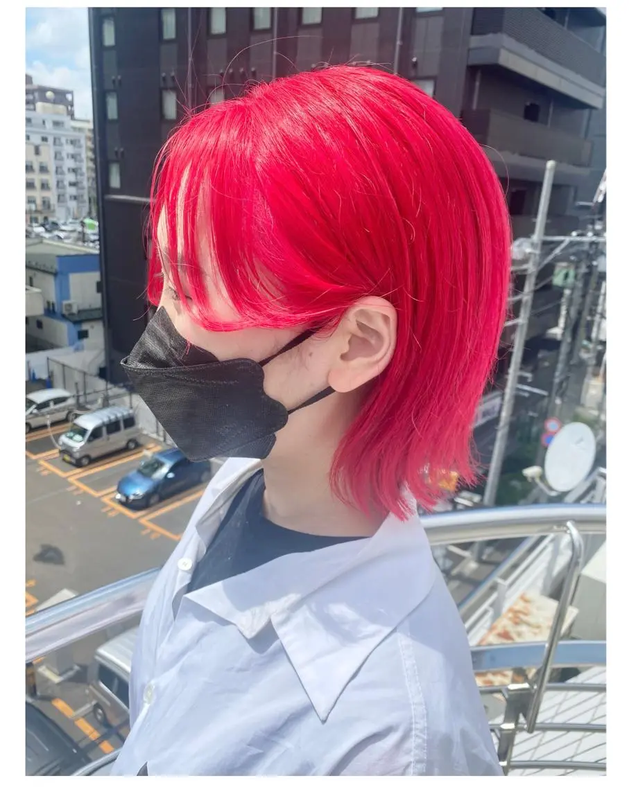 ショート カラー TSUNO🦖 派手髪/オタク美容師のヘアスタイル