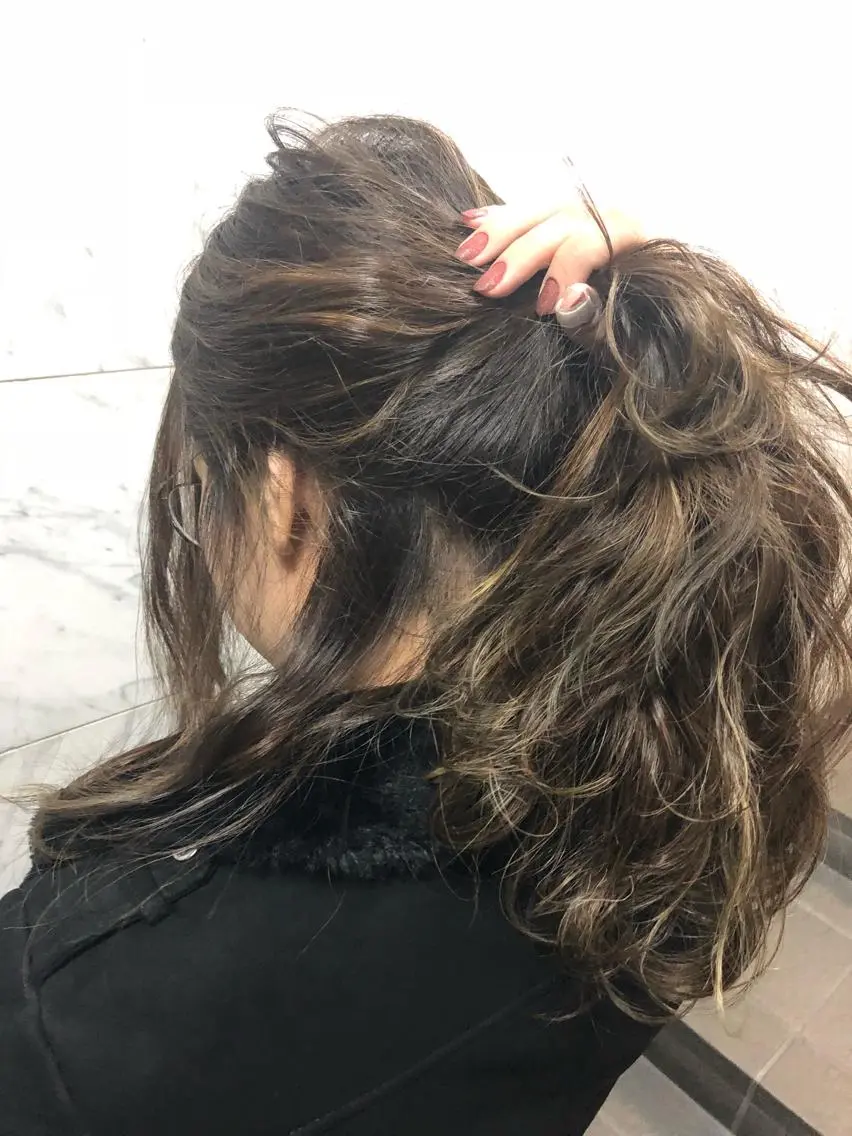 セミロング カラー 髪質改善 中川 翔のヘアスタイル