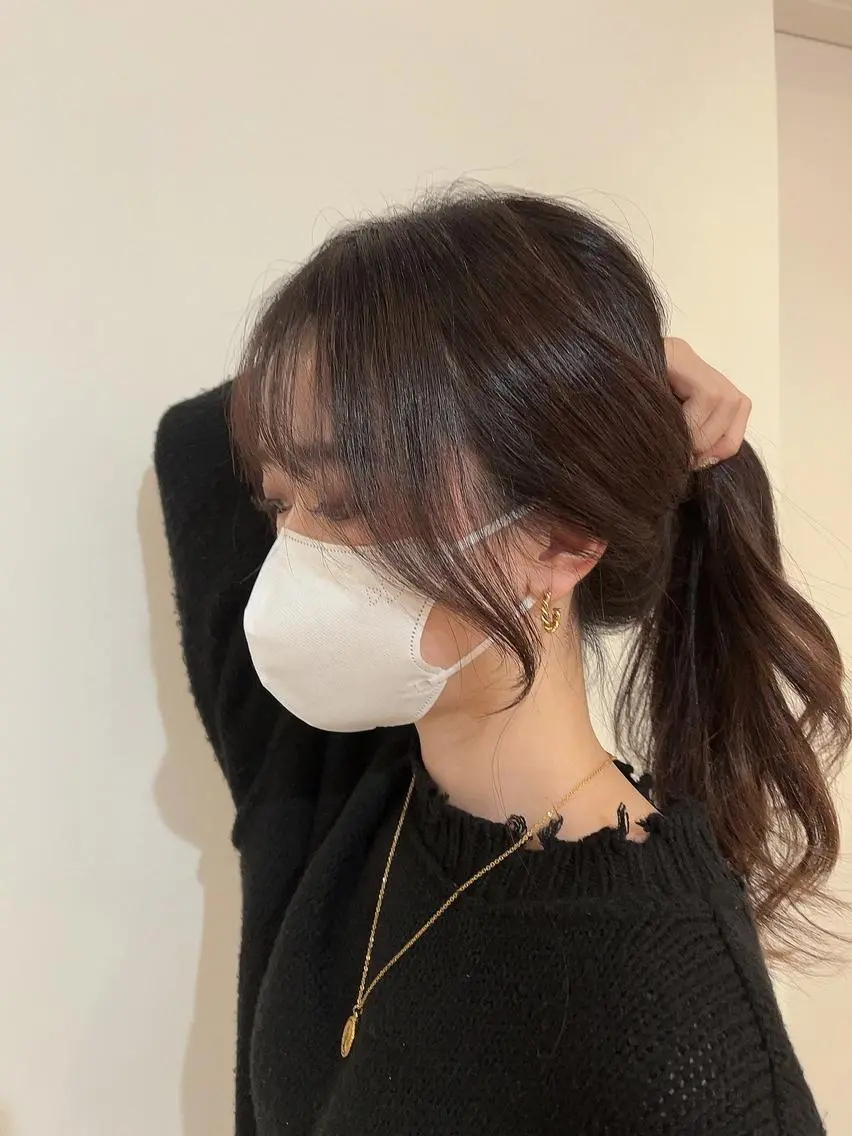 セミロング 韓国ヘア レイヤーカットのヘアスタイル