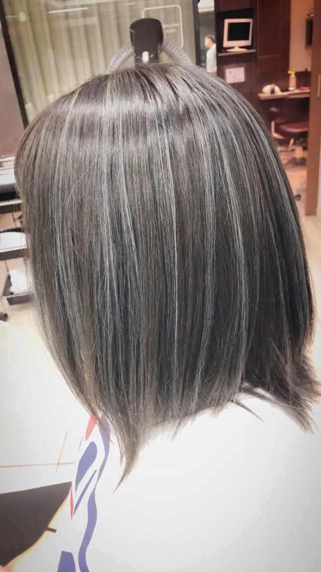 ミディアム ヘアカラー 6月予約解放🐱 櫻庭梢のヘアスタイル