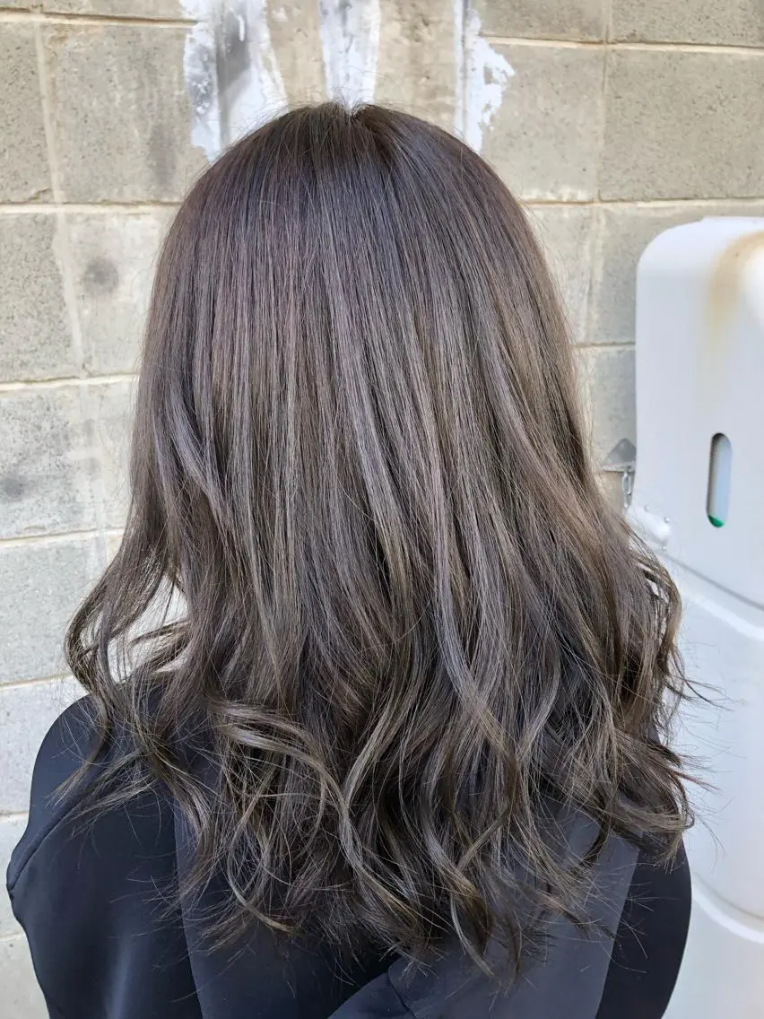 カラー 最高級エクステ /羽エクステ白石宇由のヘアスタイル