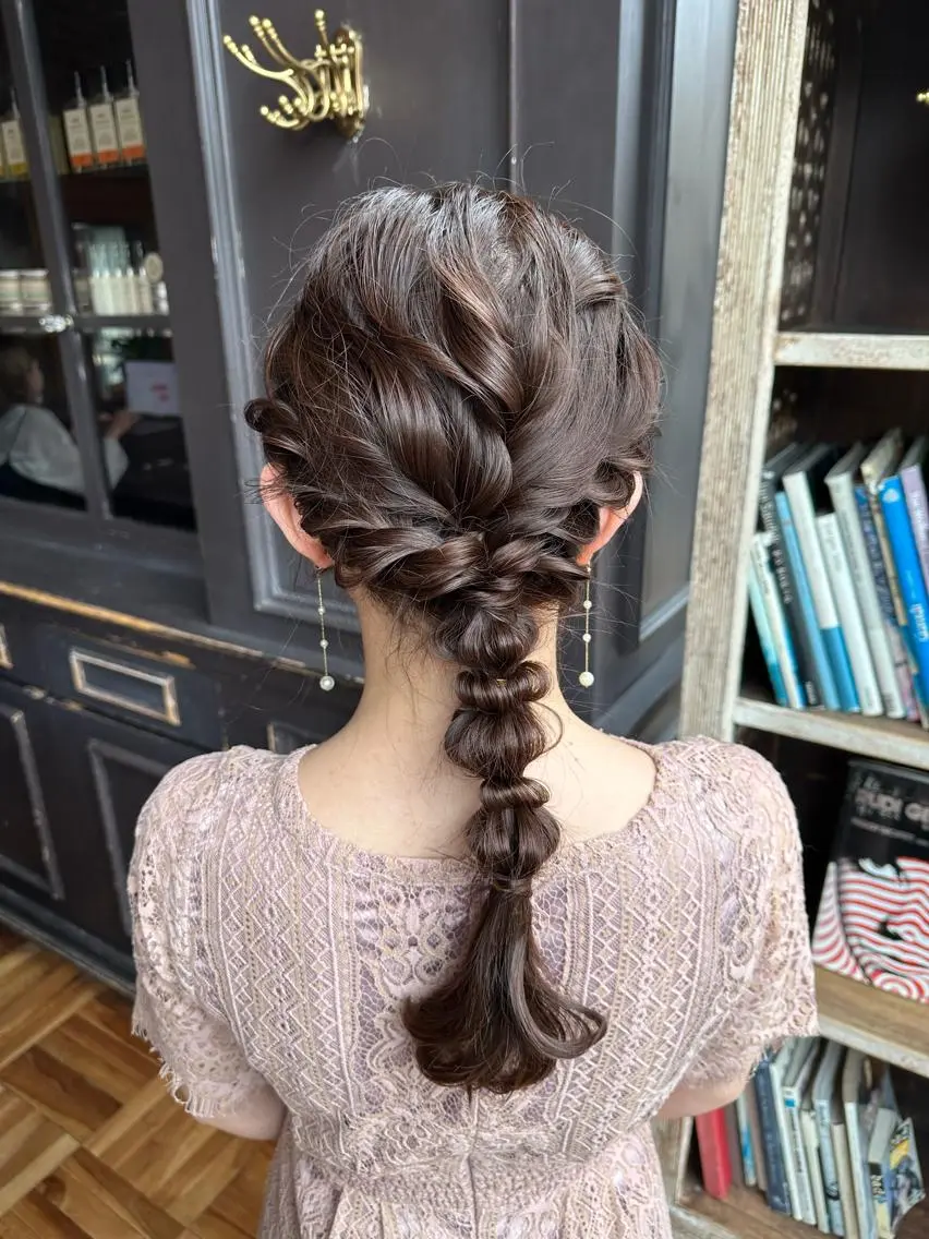 ロング MIYU透明感カラー ブリーチなしWカラーのヘアスタイル