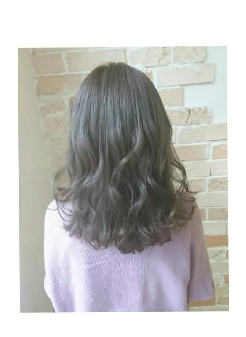 セミロング カラー グレージュ RU RIのヘアスタイル