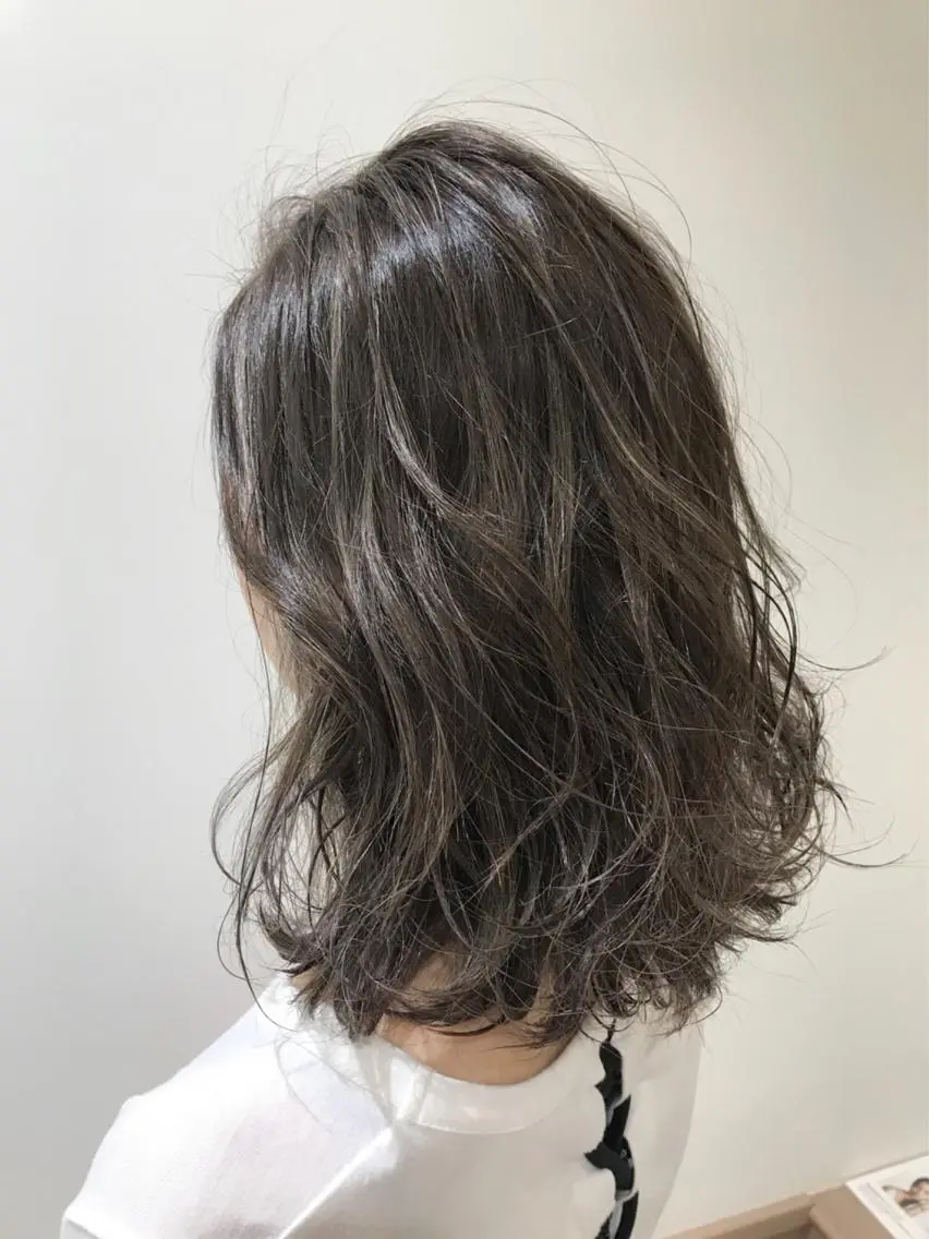 セミロング ハイライト ヘアカラー トリートメント 新宿 木下拓哉のヘアスタイル
