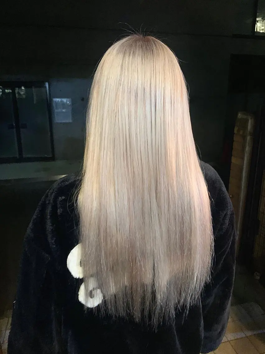 ロング カラー ブロンド ホワイトブロンド エクステ ロング 色落ちまでキレイに! !女性サロンのヘアスタイル