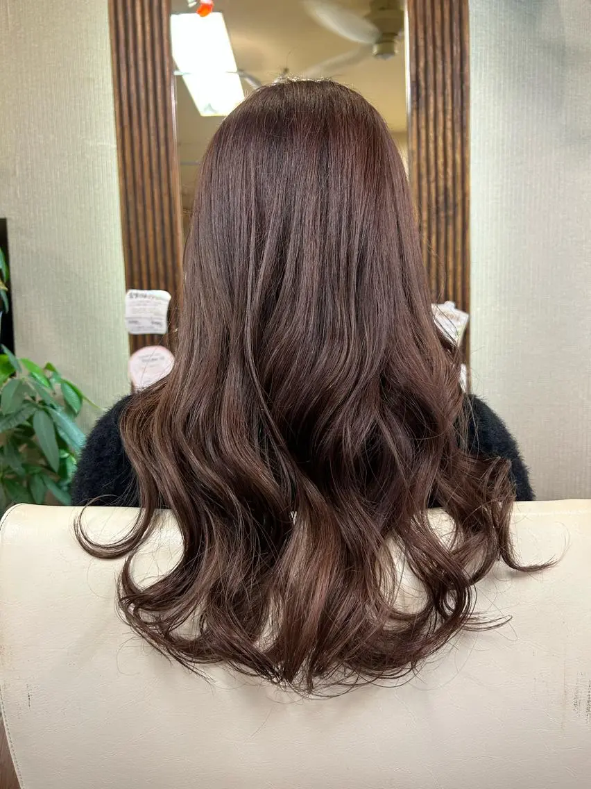 ロング カラー ヘアカラー トリートメント 山崎 絵莉香のヘアスタイル
