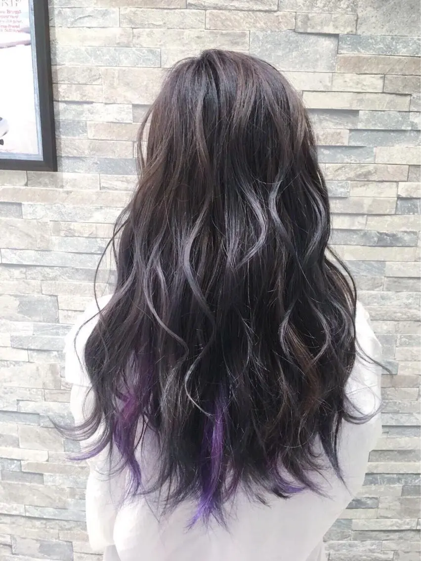 ロング カラー グラデーションカラー シルバー 宍戸 海斗のヘアスタイル