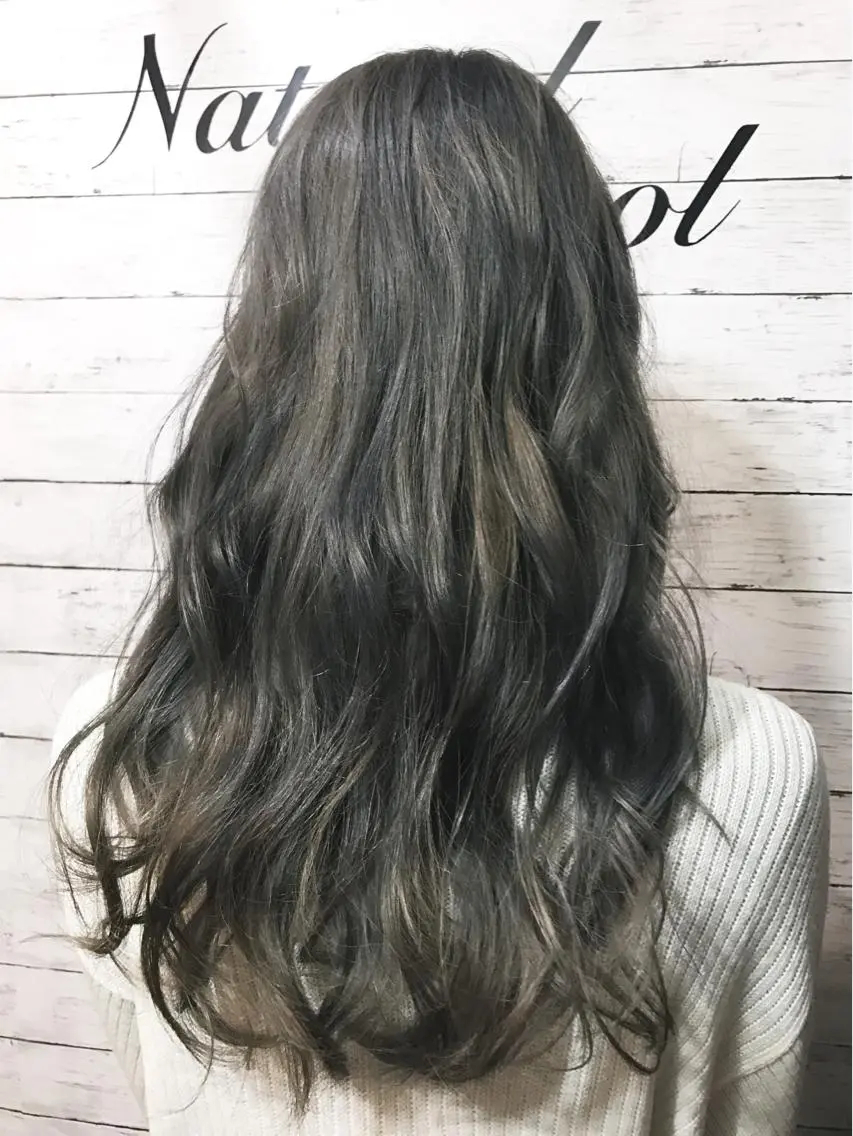 ロング カラー アッシュ ベージュカラー ブリーチ ブルーカラー ブルーアッシュ ヘアカラー ミニモお気に入り数 No.1宍戸雄弥のヘアスタイル