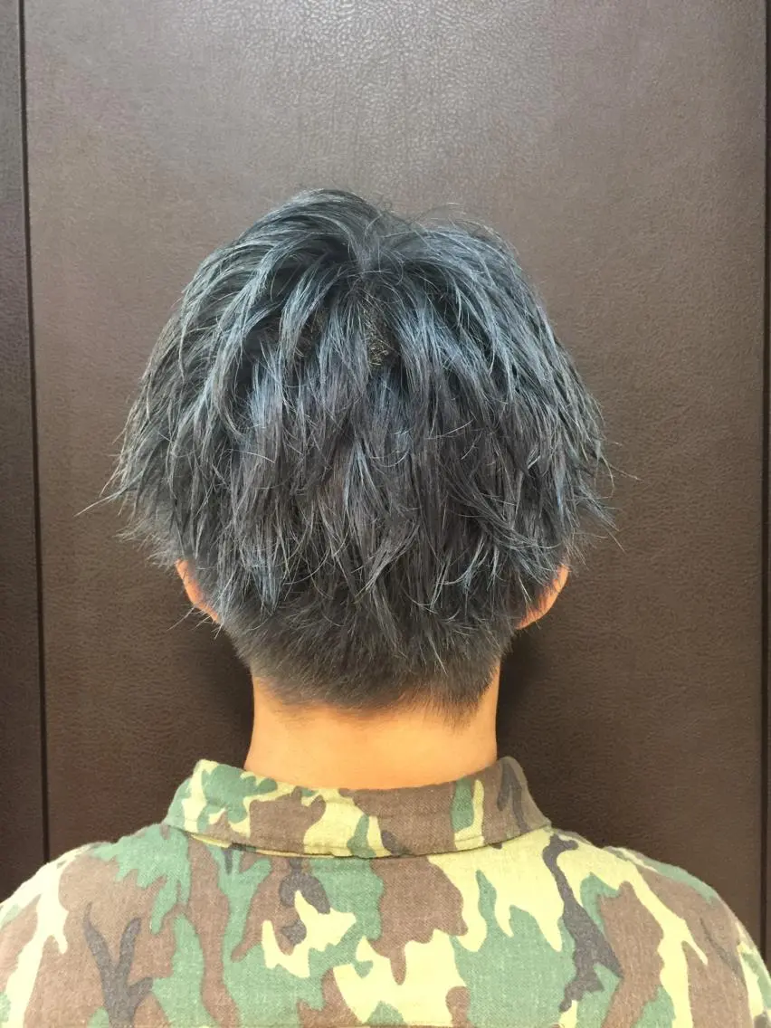 ショート メンズ レイヤーカット　小山 悠のヘアスタイル