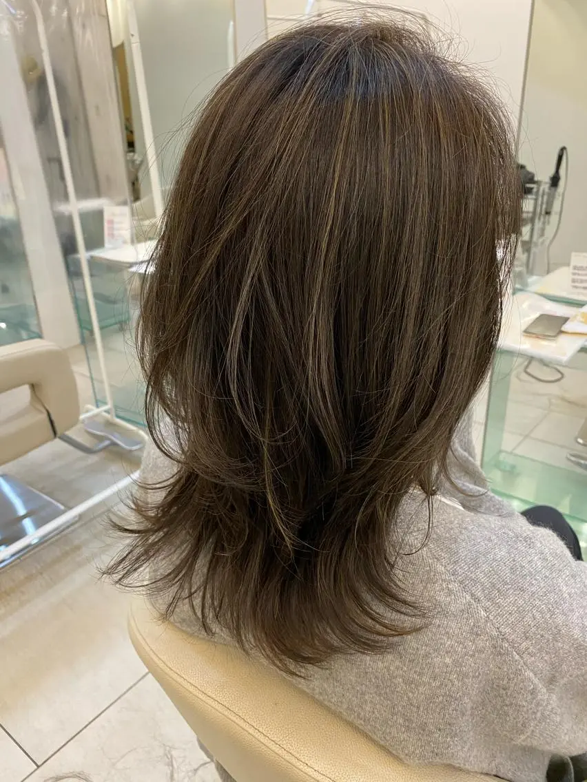 ミディアム カラー ハイライトカラー ハイライト カット ヘアカラー 松本 潔樹のヘアスタイル