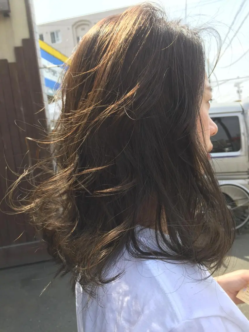 ロング カラー ベージュカラー 透明感カラー ハイライトカラー ハイライト 齊藤 篤士のヘアスタイル