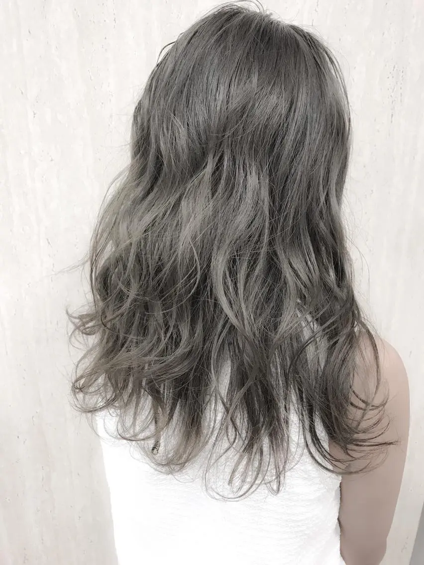 ミディアム カラー ハイライトカラー ハイライト ヘアカラー BOX mico.のヘアスタイル