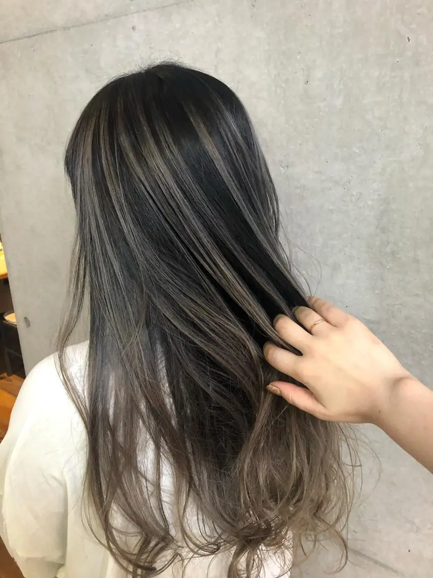 ロング カラー バレイヤージュ レイヤーカット nagisa /縮毛矯正のヘアスタイル