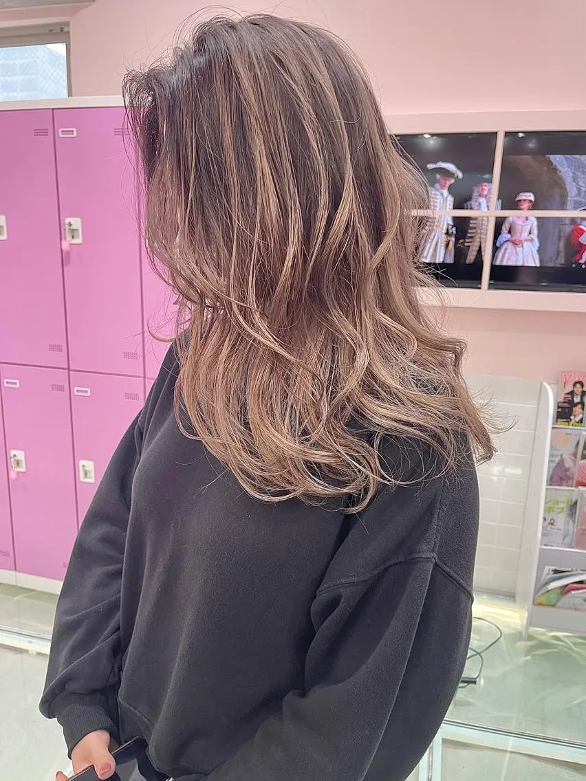 セミロング カラー ヘアカラー トリートメント 店長 小池アキトのヘアスタイル
