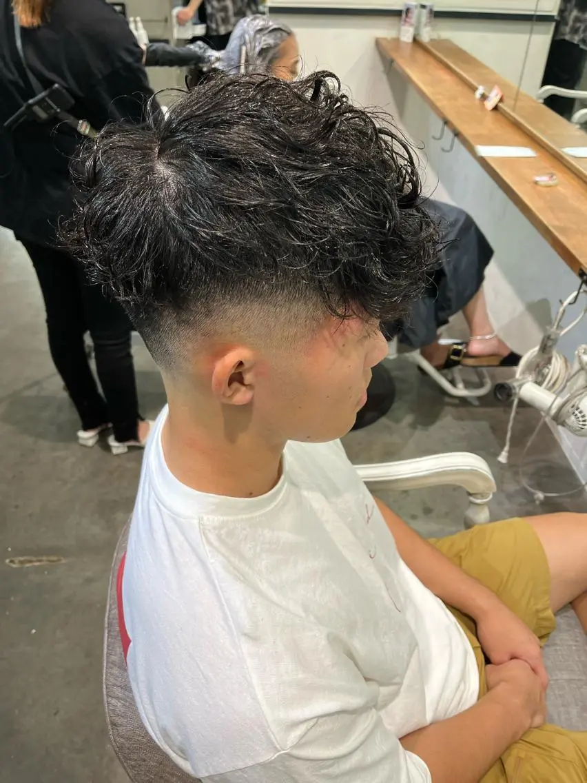 ショート パーマ メンズ アイブロウ フェードカット メンズパーマ スパイラルパーマ 京都駅メンズカット/ パーマ/Keigoのヘアスタイル