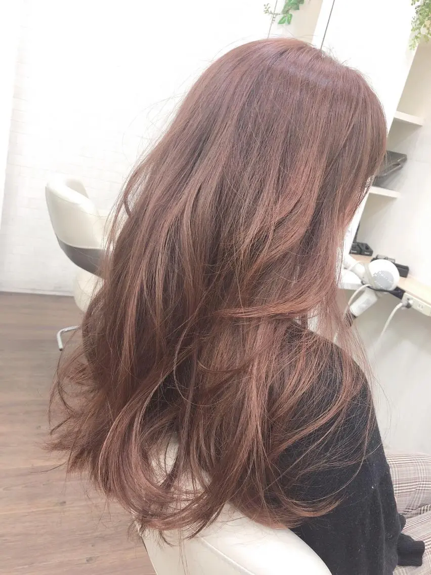 ロング カラー ハイトーンカラー ピンクカラー ハイライト/インナー /ブリーチ/レイヤーのヘアスタイル