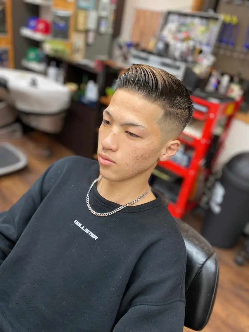 ショート メンズ フェードカット スキンフェード カット メンズカット 川㟢弘貴のヘアスタイル