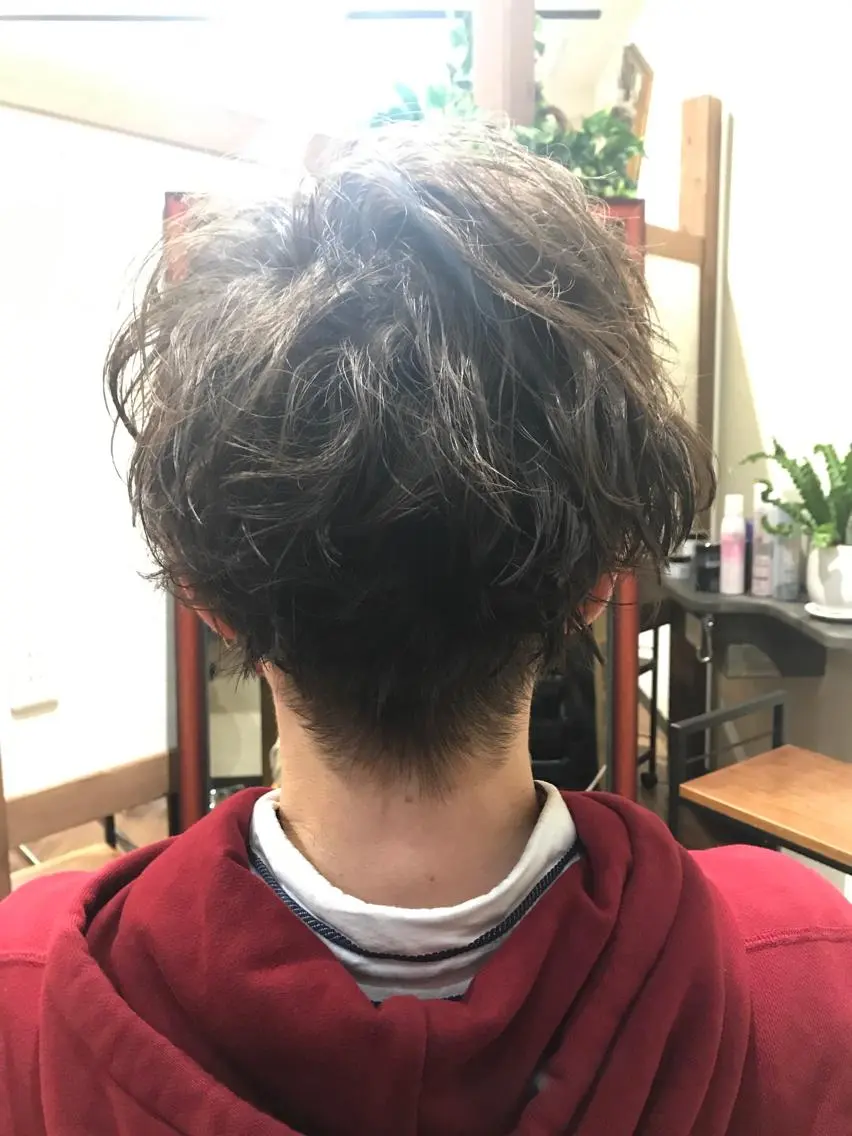 カラー 片山 霞のヘアスタイル