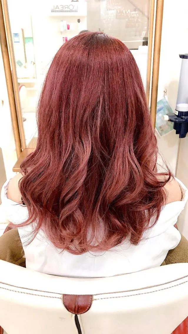 セミロング カラー ピンクカラー 保住 亮太のヘアスタイル