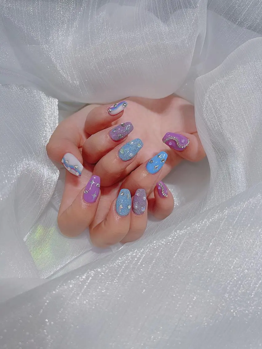 ネイル ハンドネイル Queens ciciのネイルデザイン