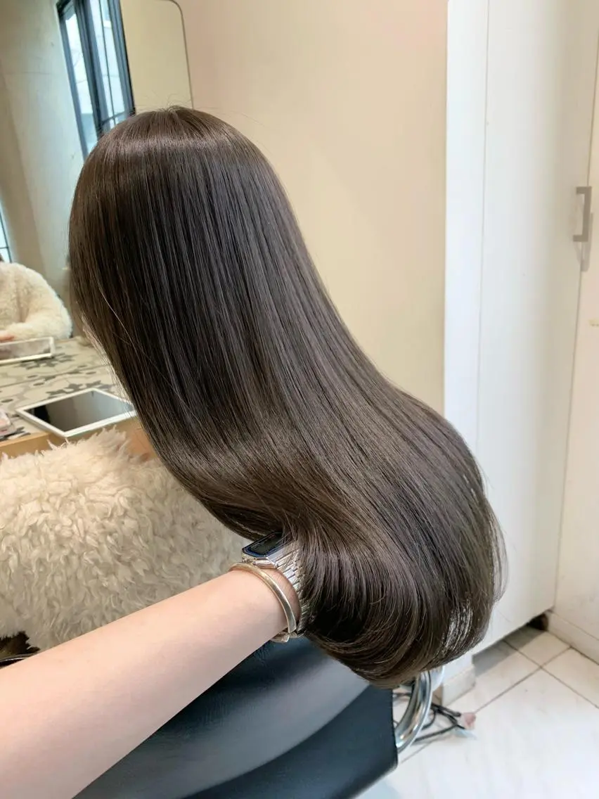 ロング カラー グレージュ オリーブグレージュ オリーブグレー チバ タクミのヘアスタイル
