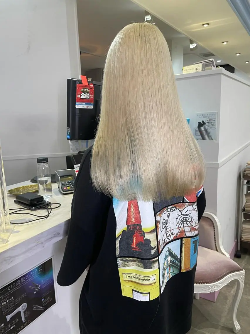 ロング ヘアカラー トリートメント Lit.豊橋 夏目のヘアスタイル