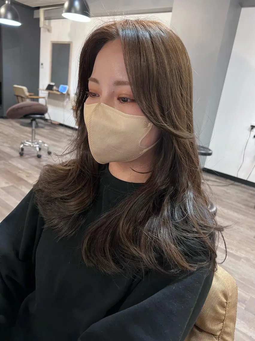 セミロング カット ヘアカラー トリートメント 安井 貞好のヘアスタイル