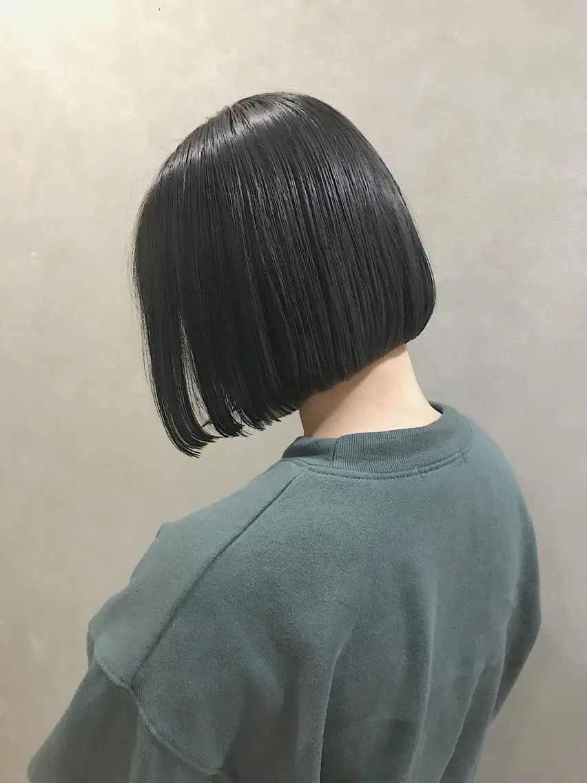 ショート カラー 切りっぱなしボブ ボブ カット 縮毛矯正 トリートメント lani ブリーチ /ダブルカラーのヘアスタイル