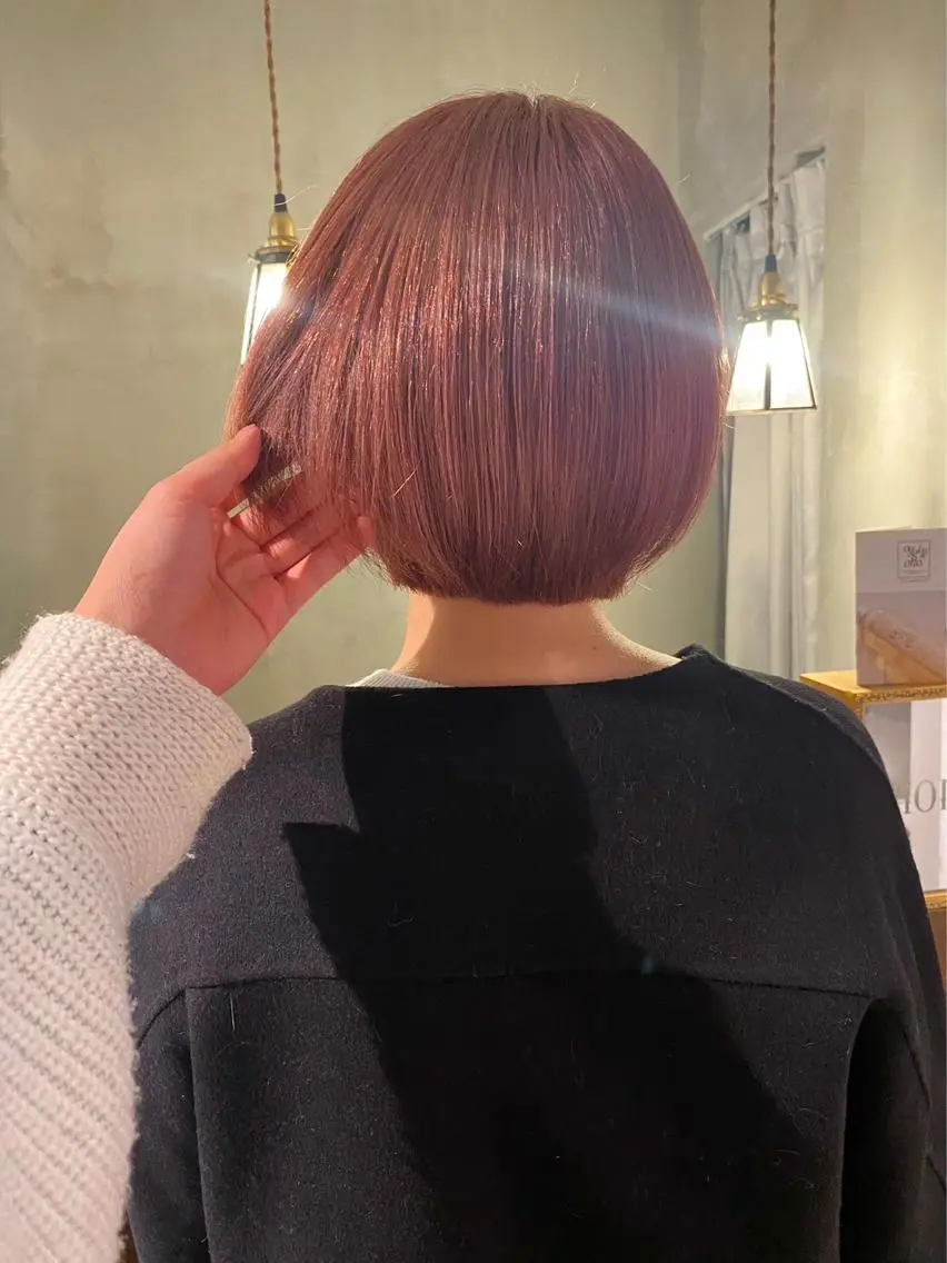 ショート カラー 中村 彩乃のヘアスタイル
