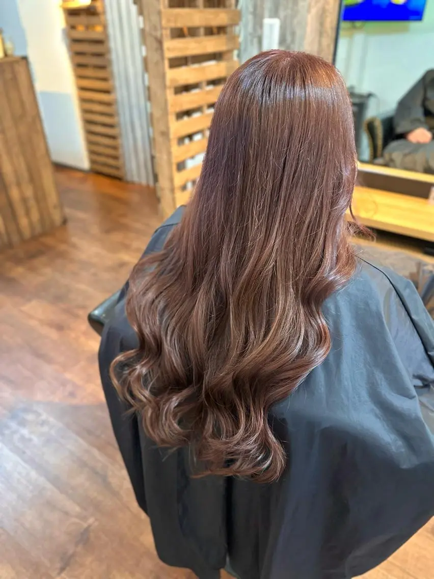 ロング カラー ベージュカラー ピンクカラー ピンクベージュ カット ヘアカラー トリートメント Luzir⭐︎ GEN⭐︎のヘアスタイル